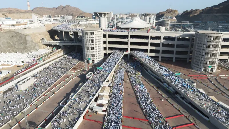 فيديو - الحجاج المتعجلون يغادرون منى واستعدادات شاملة للعودة