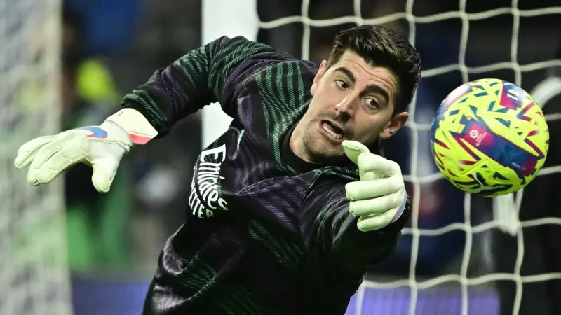 تشكيلة ريال مدريد اليوم أمام قادش في الدوري الإسباني.. عودة كورتوا ضد نجم الدفاع السوري