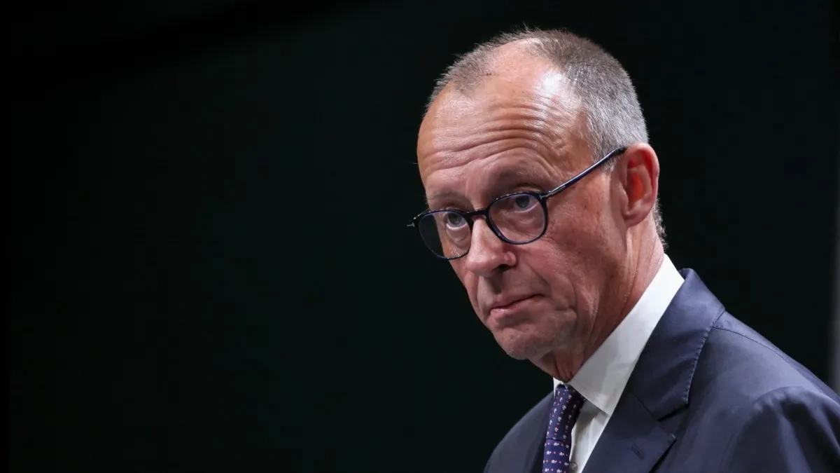 ميرتس ينتقد إستراتيجية ترامب: أوروبا ليست بحاجة إلى "إنقاذ" 