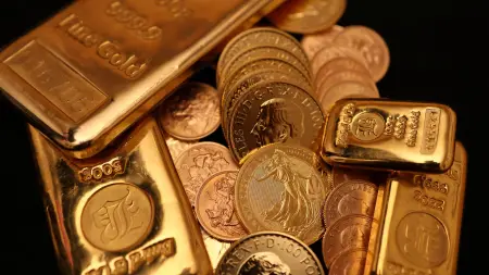 أسعار الذهب تهبط أكثر من 1% مع صعود الدولار وإغلاق الأسواق