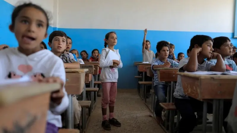 فيديو - معركة الهوية في مدارس سوريا.. جدل بسبب المناهج الجديدة