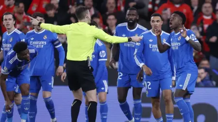 بنفيكا يرد ويقدم شكوى ضد لاعب ريال مدريد