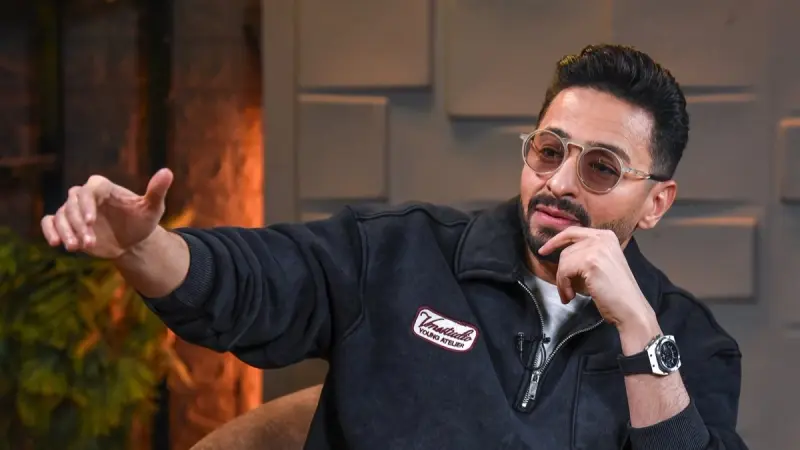 حمادة هلال يدخل في نوبة بكاء بسبب والدته