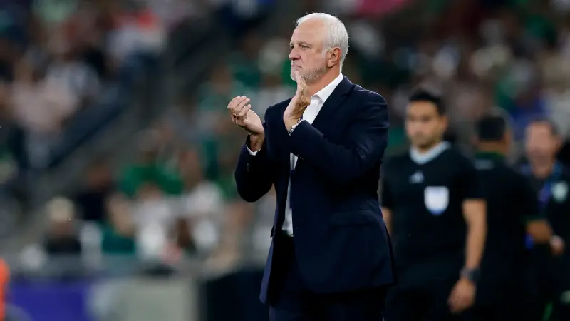 فيديو - مدرب العراق أرنولد يواجه منتخب بلاده في كأس آسيا برسالة مثيرة
