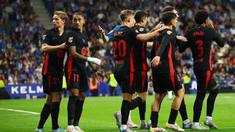 قرار دي يونغ النهائي بشأن مستقبله مع برشلونة