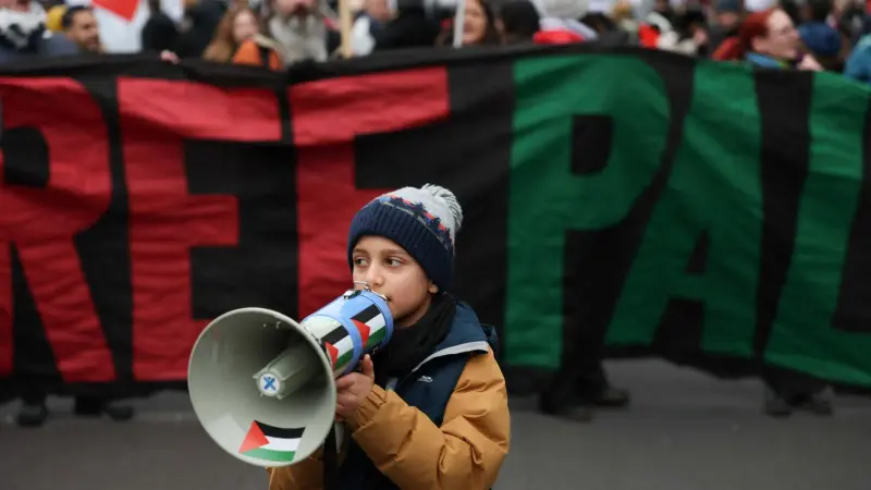 اتهم طالبا فلسطينيا بـ"التطرف".. إيقاف معلم أميركي عن العمل