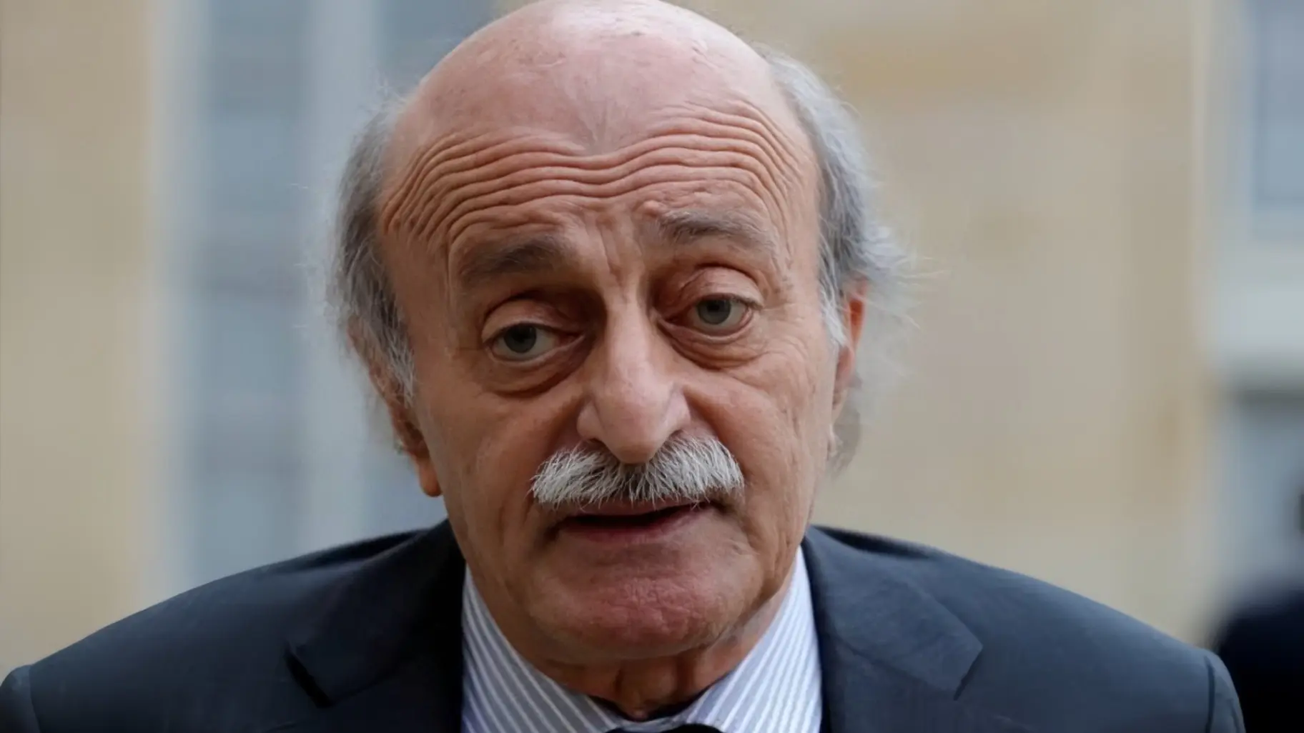 وليد جنبلاط: إسرائيل تريد الجنوب بلا سكان (رويترز) وليد جنبلاط: إسرائيل تريد الجنوب بلا سكان (رويترز)