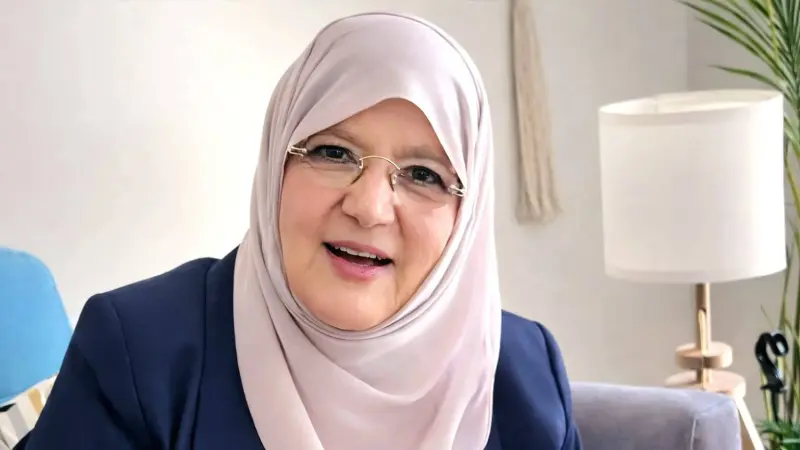 صورة - شمس البارودي تكشف ملامحها الطبيعية قبل عصر عمليات التجميل.. "كله طبيعي"