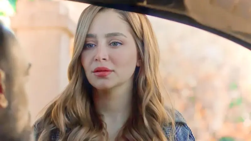 عيّنها الشرع في مجلس الشعب السوري.. من هي الفنانة روزينا لاذقاني؟