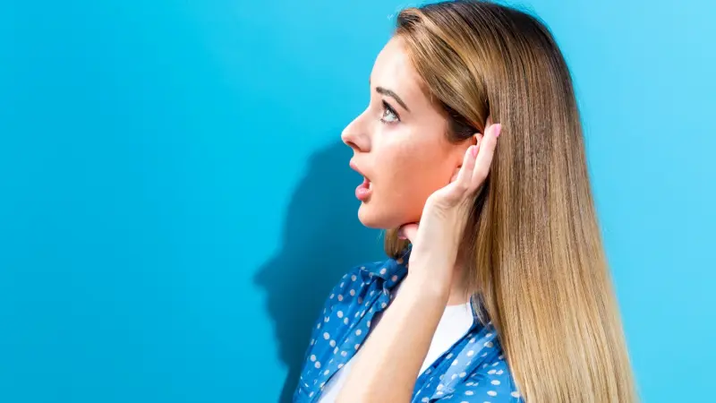 للشباب.. 4 علامات صامتة لفقدان السمع