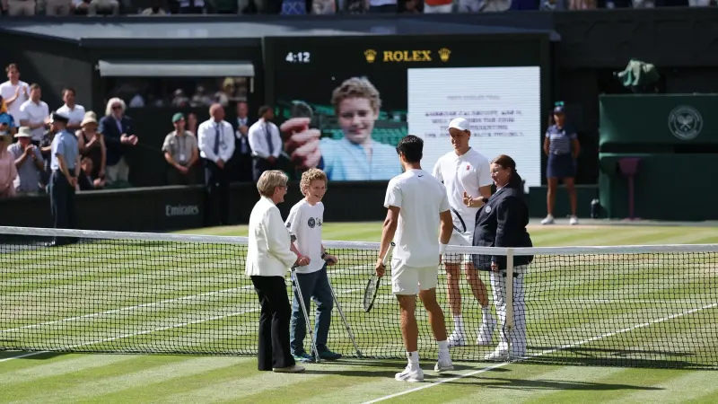 بداية مؤثرة لنهائي ويمبلدون.. من هو الطفل الذي ظهر إلى جانب الأميرة كيت؟