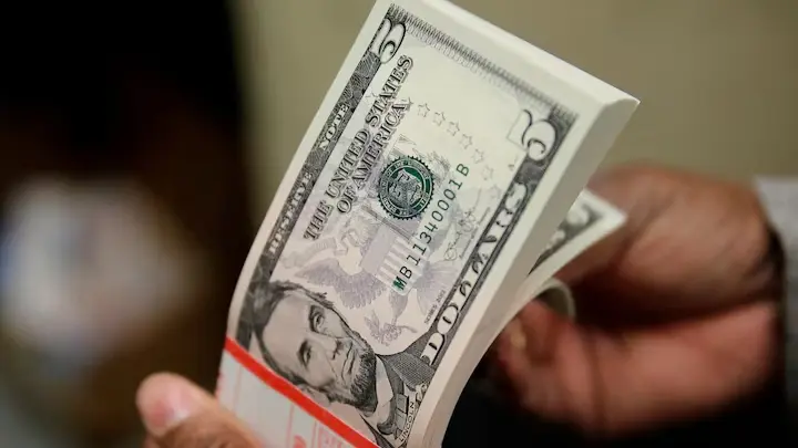 سعر صرف الدولار في العراق اليوم الأربعاء 3/6/2026 مقابل الدينار العراقي.. هل يستمر التماسك؟