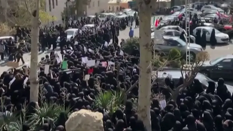 إيران: الطلاب لهم الحق في التظاهر لكن بشرط