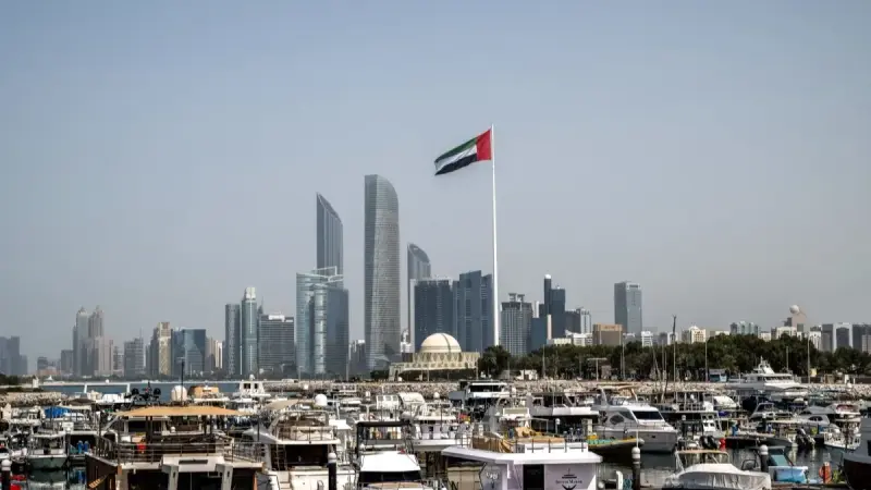 بسرعة وكفاءة عالية.. السيطرة على 3 حرائق في مصنع "بروج" للبتروكيماويات بالإمارات