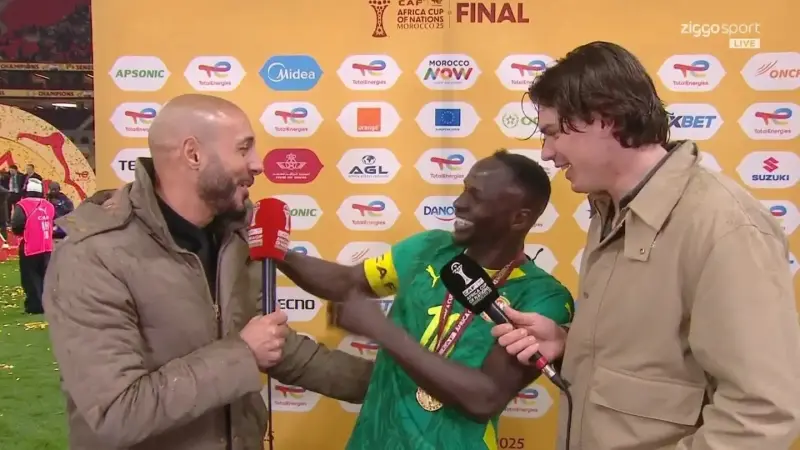 فيديو - موقف طريف يجمع ماني وأمرابط في نهائي "الكان"