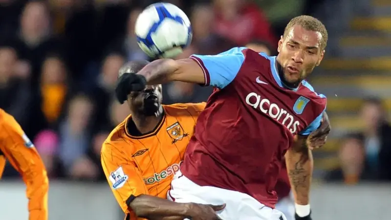 جون كارو.. عندما يتحول الهداف إلى "شرير" سينمائي