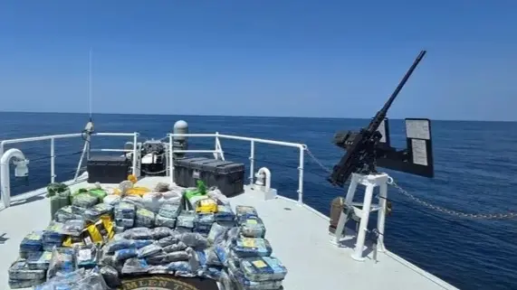 إحباط تهريب مخدرات بقيمة تناهز مليار دولار في عرض البحر