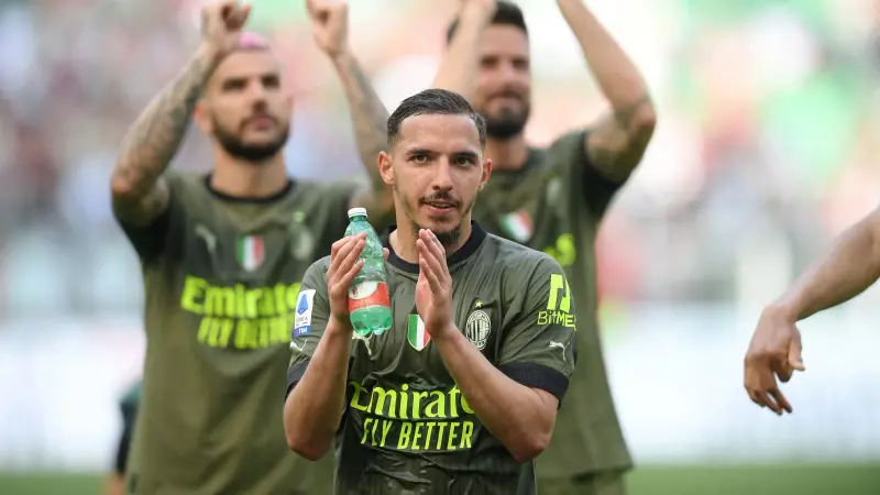 أزمة جديدة في منتخب الجزائر.. إصابة إسماعيل بن ناصر وغيابه عن مباراة ليبيريا