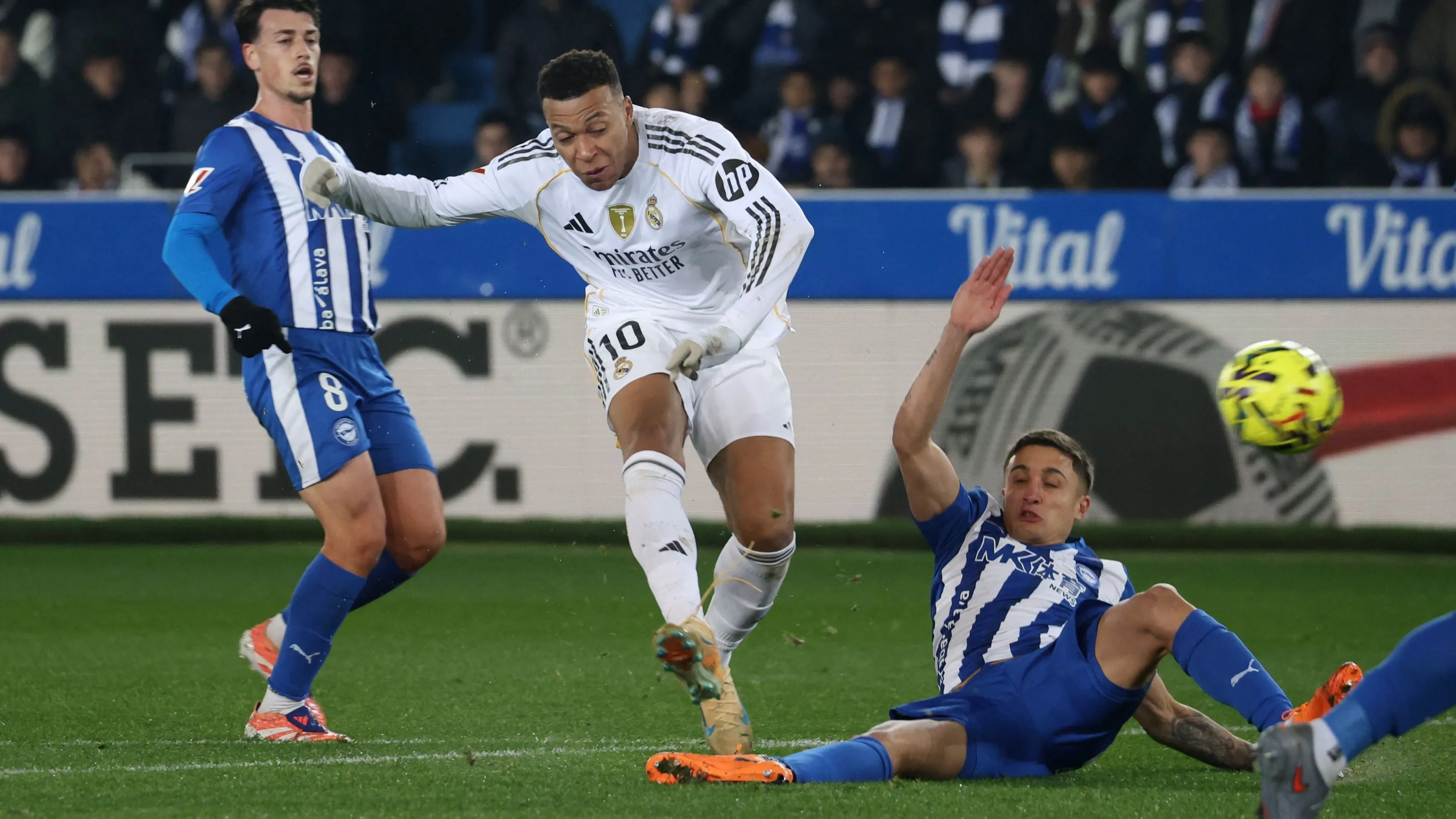 الدوري الإسباني - ريال مدريد يتغلب على ألافيس ويستعيد الثقة 