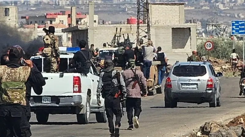 تصعيد السويداء.. قرية بارك تتحول إلى بؤرة تجمع لمقاتلي العشائر