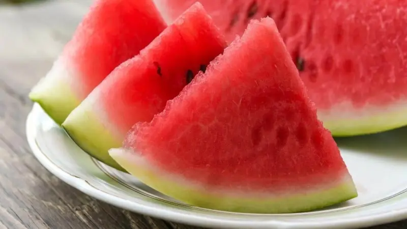 احذر تناول البطيخ الأحمر في هذه الحالة