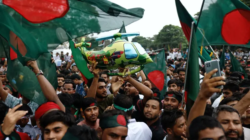 في ذكرى الإطاحة بالشيخة حسينة... بنغلاديش تتعهد بتجديد ديمقراطي