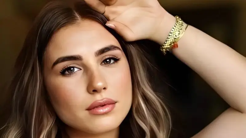 من هي الفنانة هلا السعيد؟.. صدر حكم لصالحها بحبس سائق "أوبر"