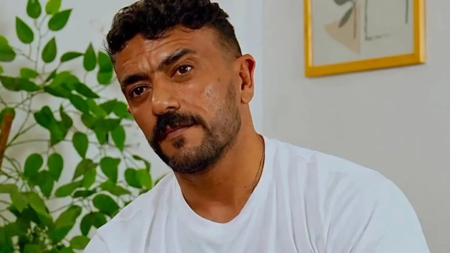 أحمد العوضي: لا أعرف فتاة الفيديو وما حدث أُسيء تفسيره أحمد العوضي: لا أعرف فتاة الفيديو وما حدث أُسيء تفسيره