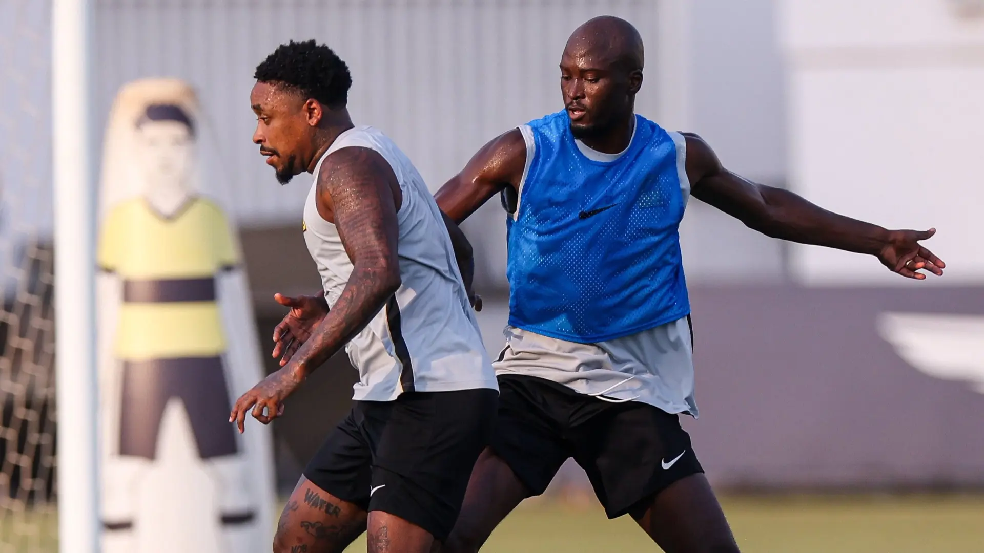 الاتحاد يواجه الهلال في الجولة الـ8 من الدوري السعودي (رويترز) الاتحاد يواجه الهلال في الجولة الـ8 من الدوري السعودي (رويترز)