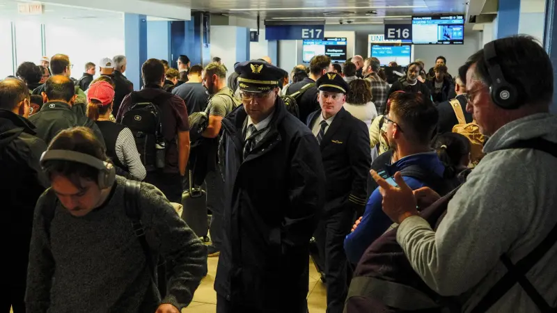 فوضى في المطارات الأوروبية مع بدء تطبيق النظام الجديد