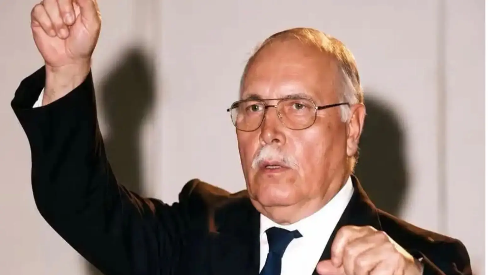 وفاة المايسترو العراقي عبد الرزاق العزاوي عن عمر ناهز 80 عامًا وفاة المايسترو العراقي عبد الرزاق العزاوي عن عمر ناهز 80 عامًا