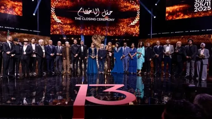 فيديو وصور - الشاب مامي يحيي حفل ختام مهرجان وهران الدولي بالجزائر