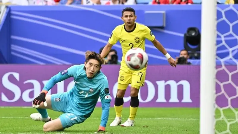 صور مرعبة - نجم آسيوي يتعرض للاعتداء بالحمض الكاوي