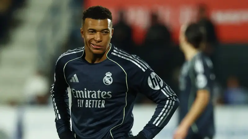 تشكيلة ريال مدريد اليوم أمام إشبيلية مع غيابات القائمة.. غياب مايسترو الوسط