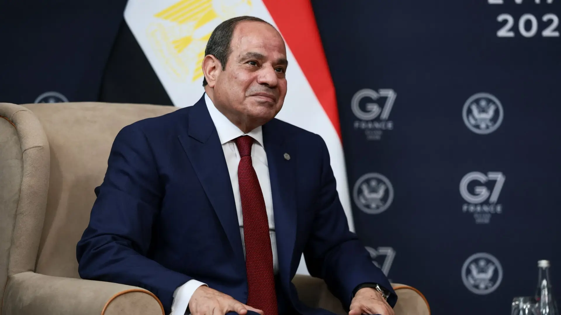 الجريدة الرسمية: الرئيس السيسي أصدر قرار بفض دور الانعقاد لمجلس الشيوخ المصري (رويترز) الجريدة الرسمية: الرئيس السيسي أصدر قرار بفض دور الانعقاد لمجلس الشيوخ المصري (رويترز)