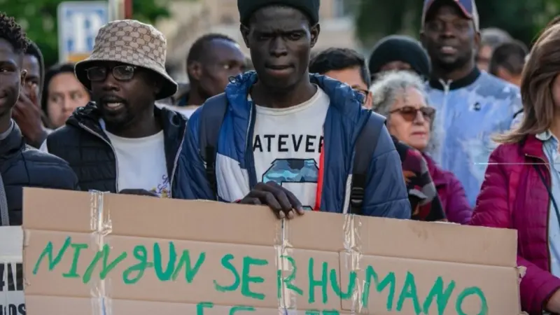 الموافقة على أكبر عملية تسوية أوضاع المهاجرين في إسبانيا 2026.. هذه الشروط