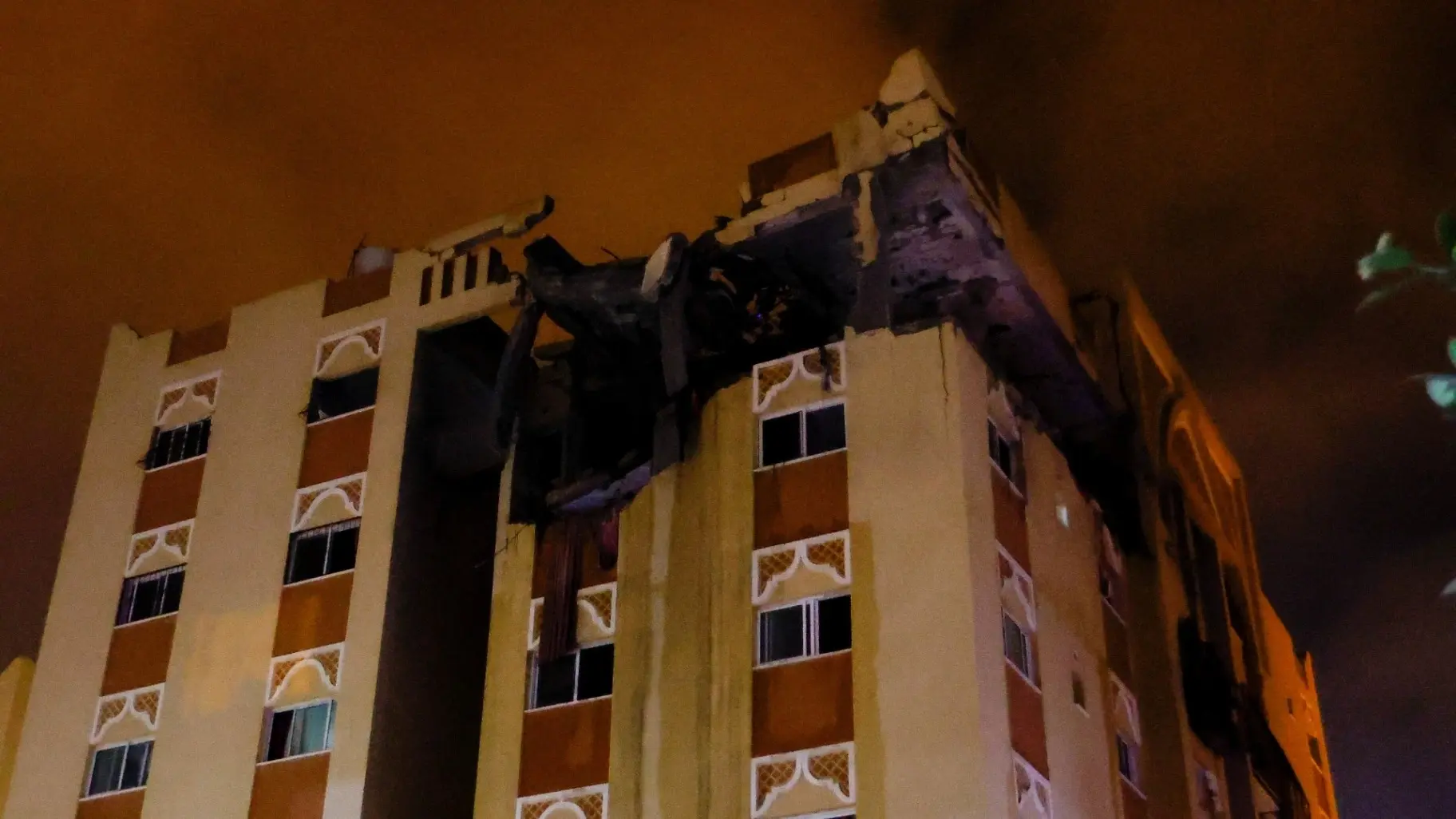 حصيلة القتلى ارتفعت إلى 24 شخصا و64 جريحا (رويترز)