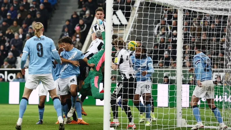 تقنية "الفار" تثير غضب غوارديولا رغم الفوز على نيوكاسل.. ما السبب؟