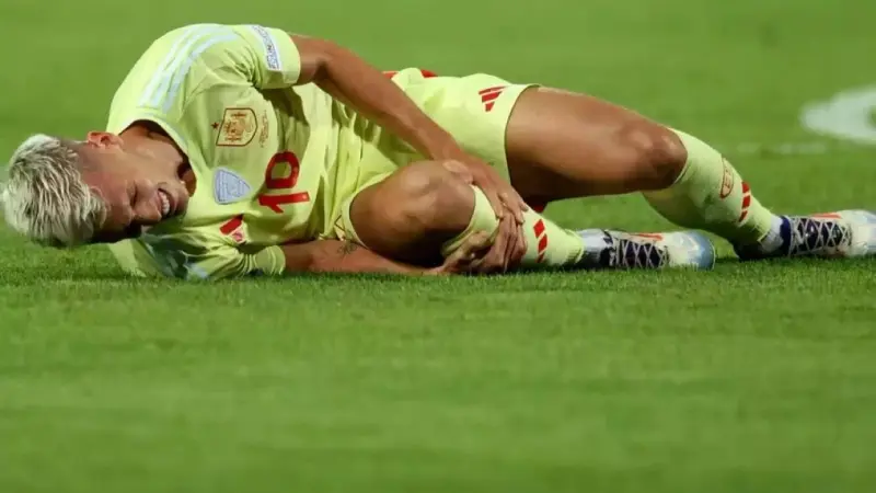 ما هي إصابة داني أولمو وفترة غيابه؟ فليك في مأزق قبل الكلاسيكو