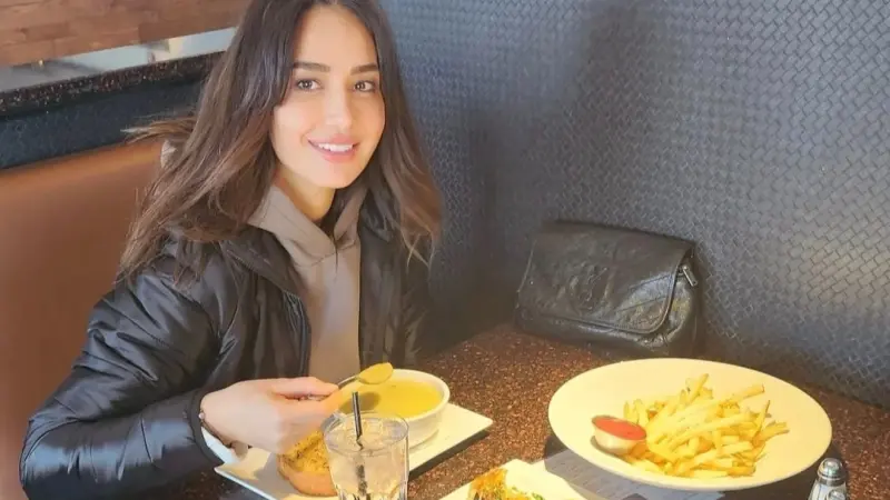 حلا شيحة تثير الجدل من جديد.. صور من دون حجاب وهي في كندا