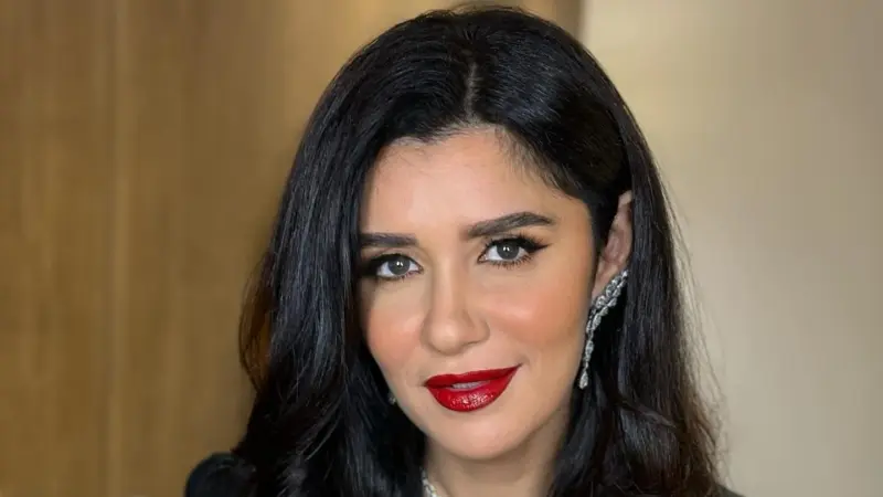 غادة عادل تكشف أسرار حياتها بعيدًا عن الأضواء والسوشيال ميديا
