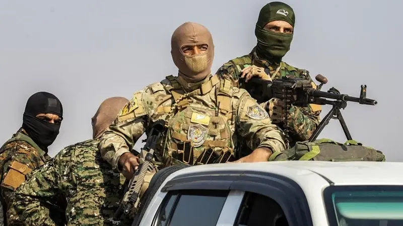 اشتباكات عنيفة بين "قسد" والعشائر في دير الزور.. من هو "أبو خولة"؟