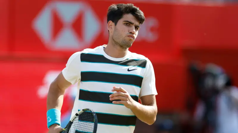 الطريق إلى ويمبلدون - ألكاراز يتقدم في "كوينز" البريطانية.. وسينر يفوز في "هاله" الألمانية