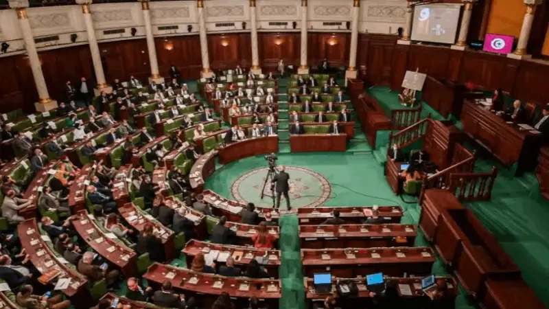 مشروع قانون الشغل الجديد في تونس.. هذا أهم ما جاء فيه