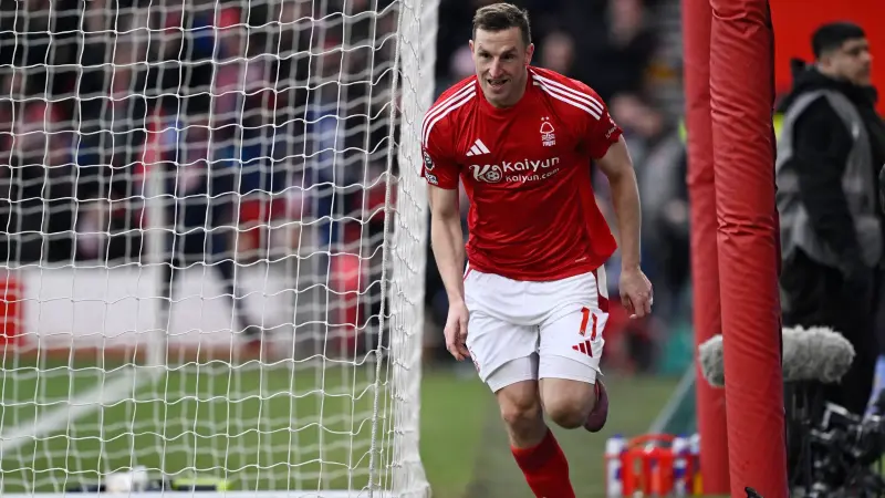 ضربة موجعة لمنافس منتخب مصر.. هل يغيب كريس وود عن المونديال؟