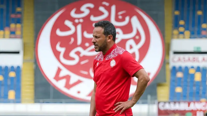 الوداد الرياضي يعلن تعيين محمد بنشريفة خلفا للفرنسي كارتيرون