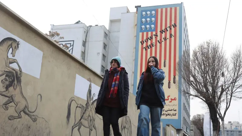 ترامب على خط احتجاجات إيران.. تدخل عسكري محتمل مقابل "الخيار 0"