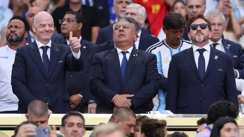 الاتحاد الأرجنتيني ينفي احتجاز رئيسه في أميركا