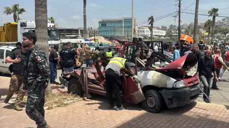 22 قتيلا بغارات إسرائيلية على سيارات وبلدات بلبنان