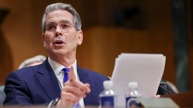 بيسنت يحذر أوروبا من الرد على تهديدات ترامب بشأن غرينلاند